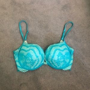 Victoria's Secret Intimates & Sleepwear - Victoria’s Secret push-up Plunge Bra Victoria's Secret Intimates & Sleepwear - Victoria’s Secret push-up Plunge Bra
